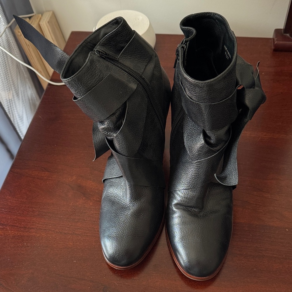 Black Leather women’s Boots